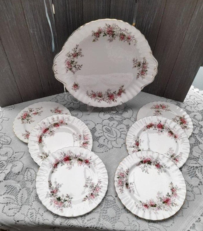 Royal albert lavender rose taart plateau en gebaks bordjes, Antiek en Kunst, Antiek | Servies los, Ophalen of Verzenden