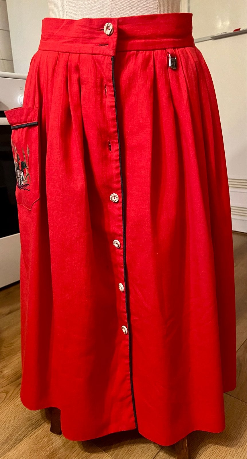 Vintage Hammerschmid Dirndl/Trachtenrok Rood Linnen/Katoen, Maat 38/40 (M), Ophalen of Verzenden, Gedragen, Rood