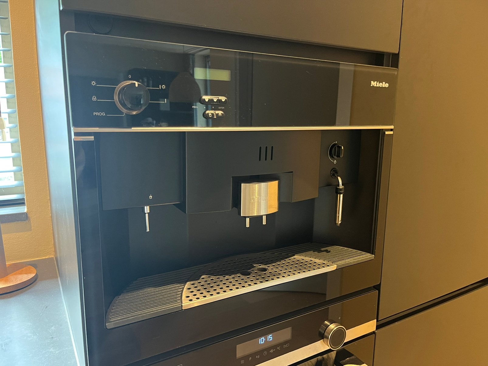 Miele CVA 620 inbouw koffieautomaat – volautomaat – zwart, Witgoed en Apparatuur, Ophalen, Gebruikt, 10 kopjes of meer, Koffiemachine