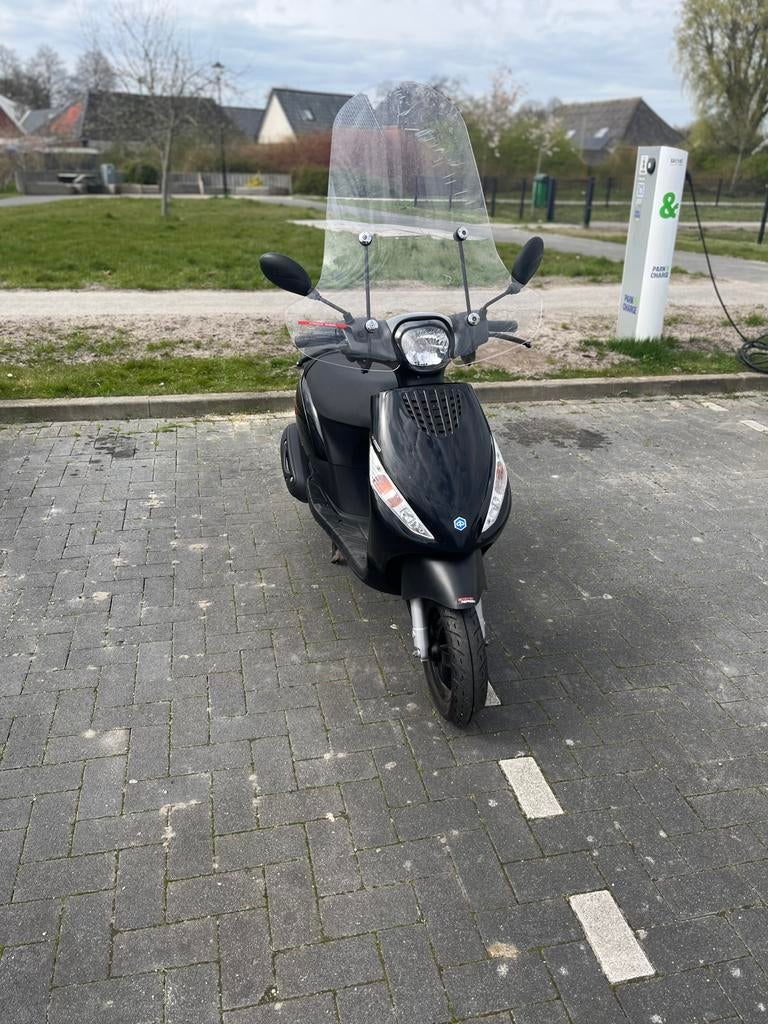 Zip 2019 4t injectie zo goed als nieuw 2000km, Ophalen of Verzenden, Zo goed als nieuw, Benzine, Overige modellen
