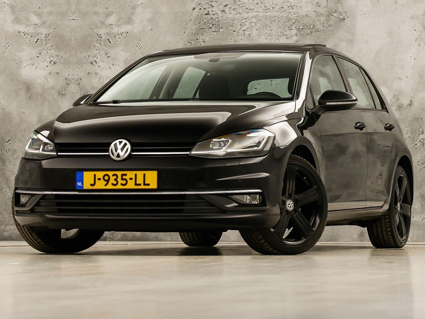 Volkswagen Golf 1.5 TSI Highline R 150Pk Automaat (PANORAMAD, Auto's, 12 maanden, 4 cilinders, Alcantara, Zwart