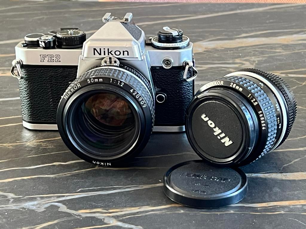 Nikon FE2 met twee lenzen, Audio, Tv en Foto, Fotocamera's Analoog, Ophalen, Gebruikt, Spiegelreflex, Nikon