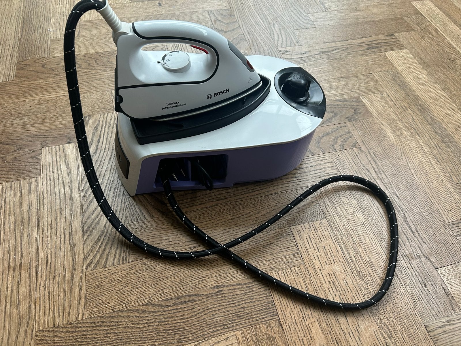 Bosch Sensixx AdvancedSteam Stoomstrijkijzer B10L, Verzenden, Gebruikt, Strijkijzer met snoer