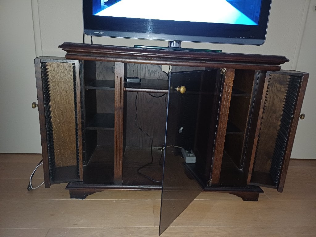 tv kastje, Ophalen, Gebruikt, Eikenhout, 50 tot 100 cm