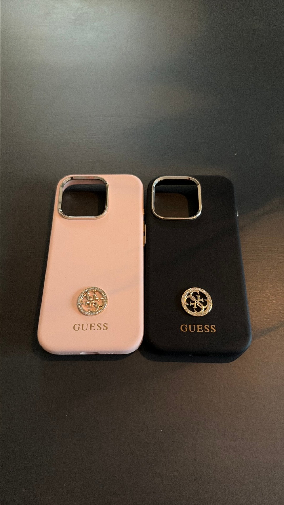 Guess hoesjes iphone 16 pro, Ophalen of Verzenden, Zo goed als nieuw