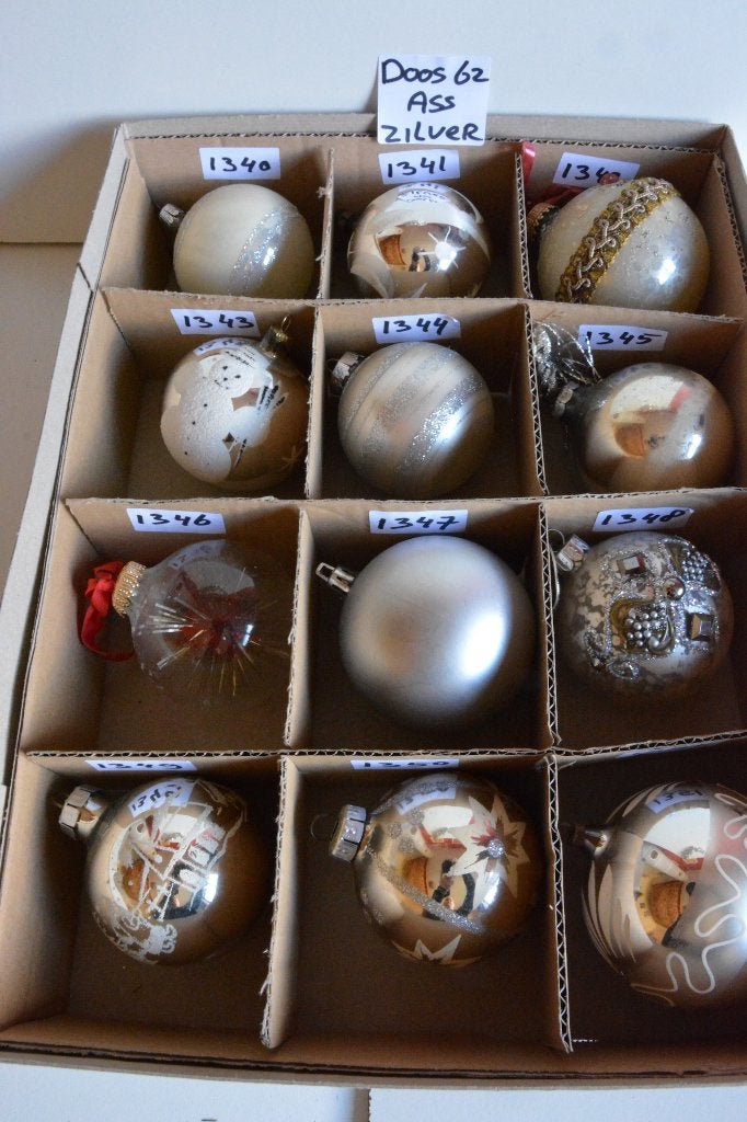 Kerstballen zilver Doos 62, Ophalen of Verzenden, Zo goed als nieuw
