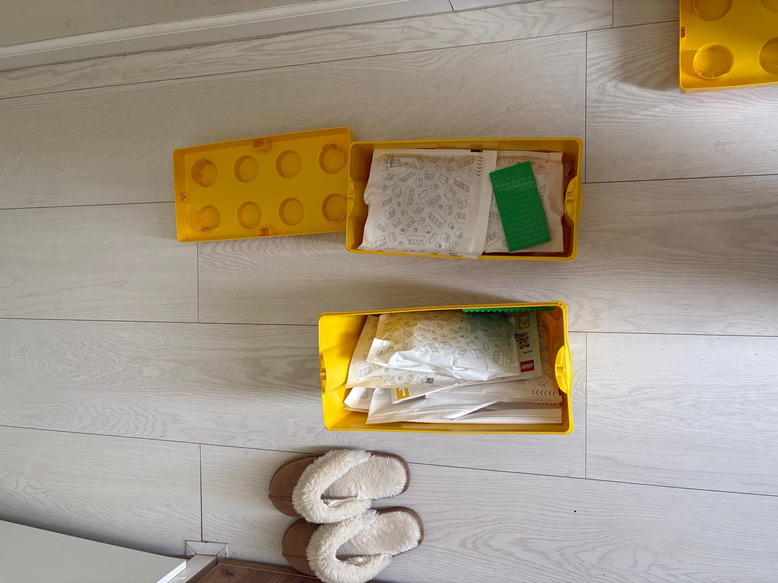 Lego opbergdozen geel met inhoud, Gebruikt, Lego, Ophalen of Verzenden, Losse stenen