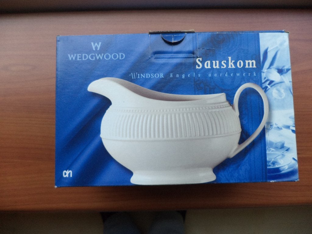 Wedgwood Windsor: Sauskom (ribbeltjesrand) nog in de doos, Ophalen of Verzenden, Nieuw, Porselein, Kom(men)