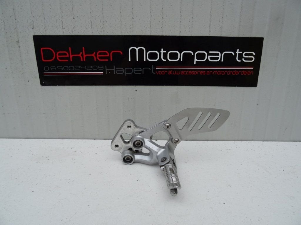 Linker Schetsplaat / Voetsteun Suzuki GSXR750 GSXR600 2006 >, Gebruikt, -, -, Ophalen of Verzenden