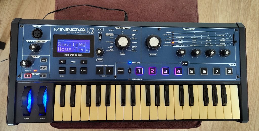 Novation MiniNova synthesizer, Muziek en Instrumenten, Synthesizers, Ophalen, Gebruikt, Overige aantallen, Novation