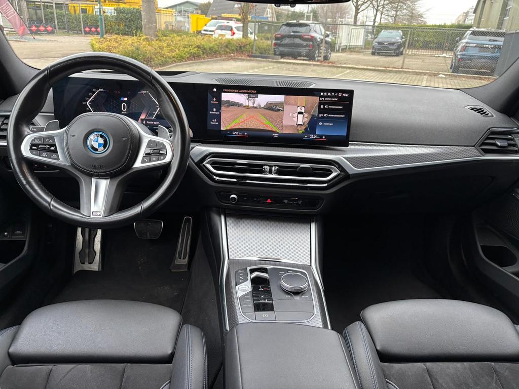 BMW 3 Serie Touring 320e Touring M-Sport PRO PHEV SHADOWLINE, Auto's, Gebruikt, 4 cilinders, Wit, Lichtsensor