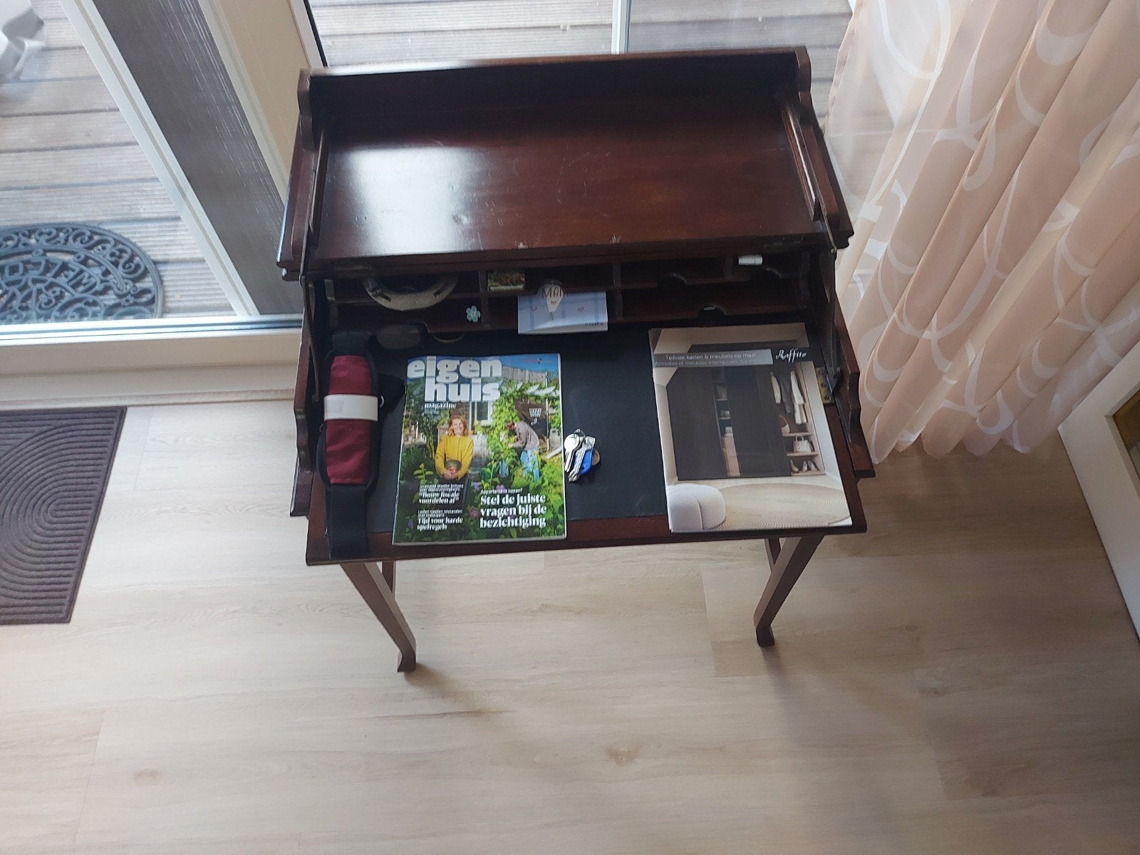 Antiek secretaire / schrijftafel van donker hout, Antiek en Kunst, Ophalen