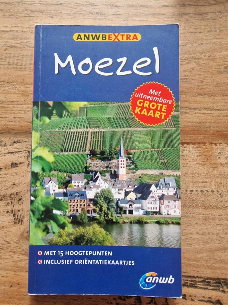 ANWB Extra Moezel Reisgids met uitneembare kaart, Ophalen of Verzenden