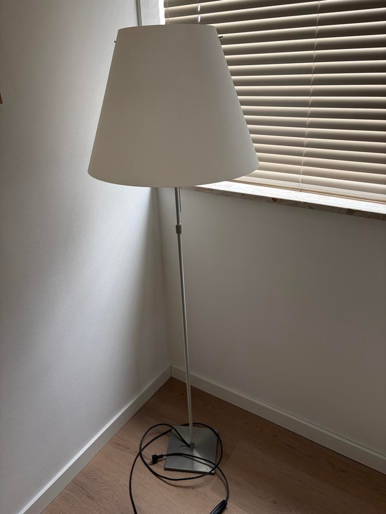 Luceplan constanza vloerlamp met witte kap, Ophalen, Gebruikt, Metaal, 100 tot 150 cm