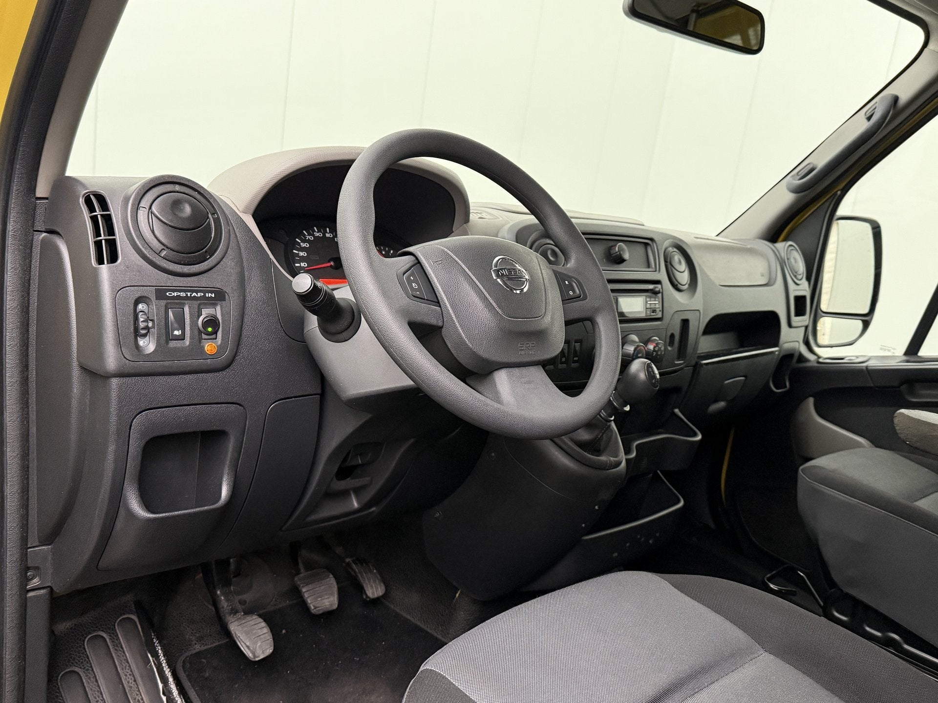 Nissan NV400 2.3DCi L2H2 Rolstoelbus | Euro 6 | 8-Persoons |, Voorwielaandrijving, Stof, Gebruikt, 4 cilinders