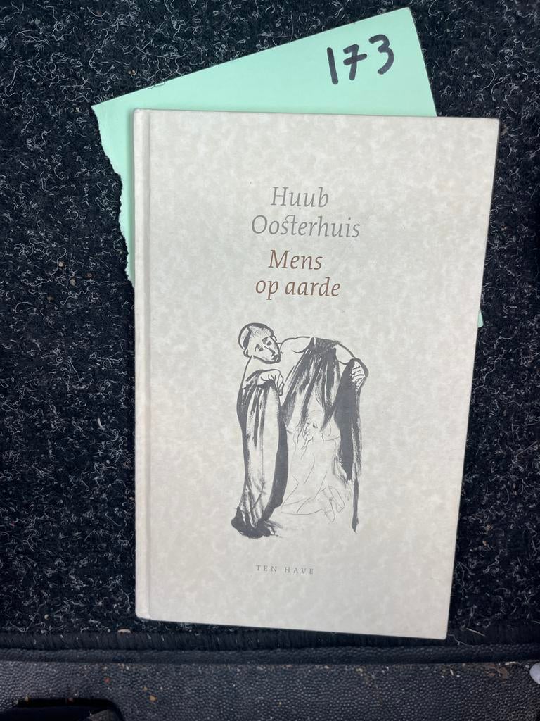 Huub Oosterhuis - Mens op aarde, Ophalen of Verzenden, Zo goed als nieuw, Christendom | Katholiek
