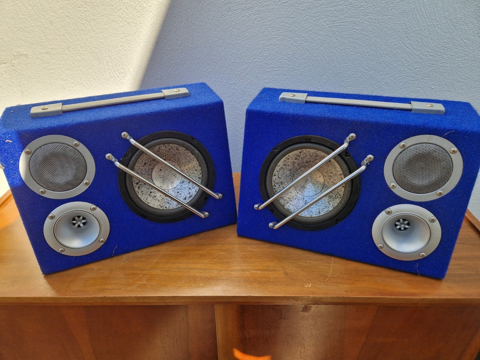 Werkende set speakers - Blauw, Gebruikt, Onbekend, Ophalen of Verzenden, Onbekend