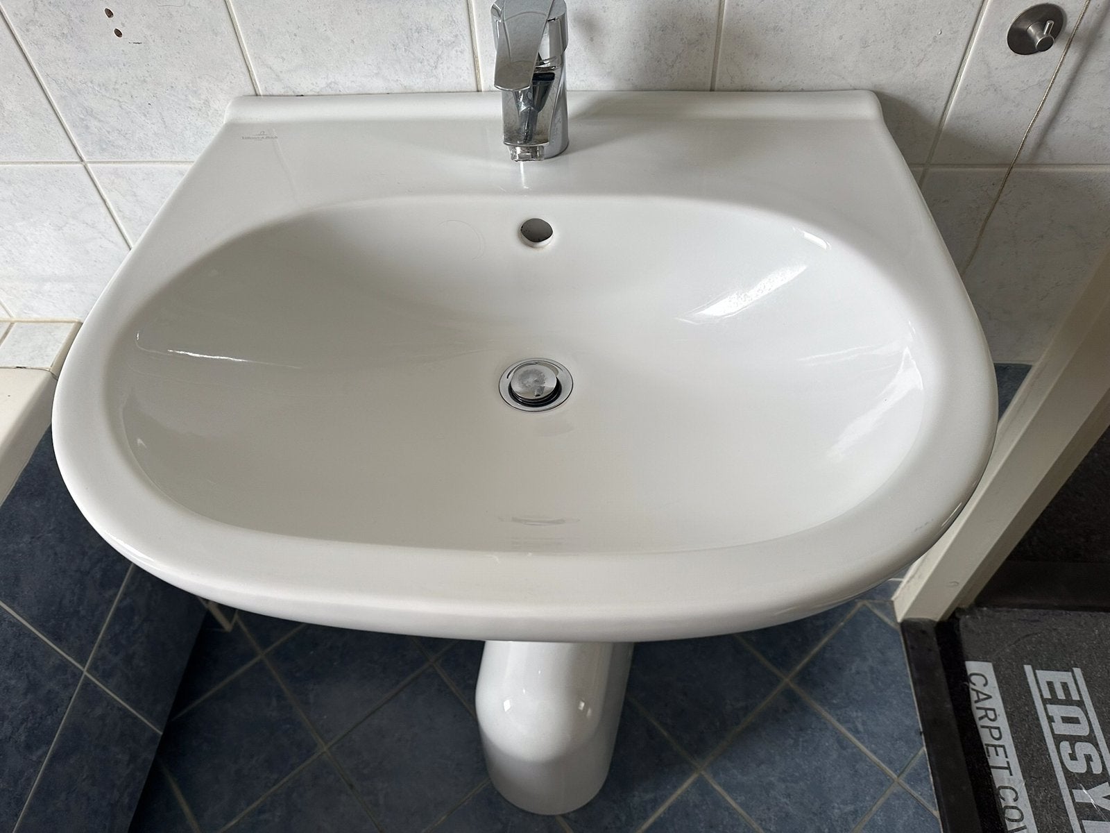 Wastafel villeroy &boch O Nova met sifonkap., Ophalen, Gebruikt, 50 tot 100 cm, Minder dan 100 cm