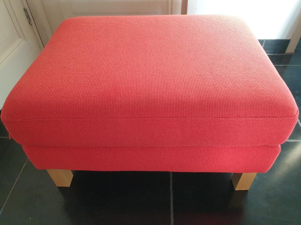 koraalrode hocker Ikea- voetenbank - poef bijpassend stoel, Ophalen, Vierkant, 75 tot 100 cm, Zo goed als nieuw