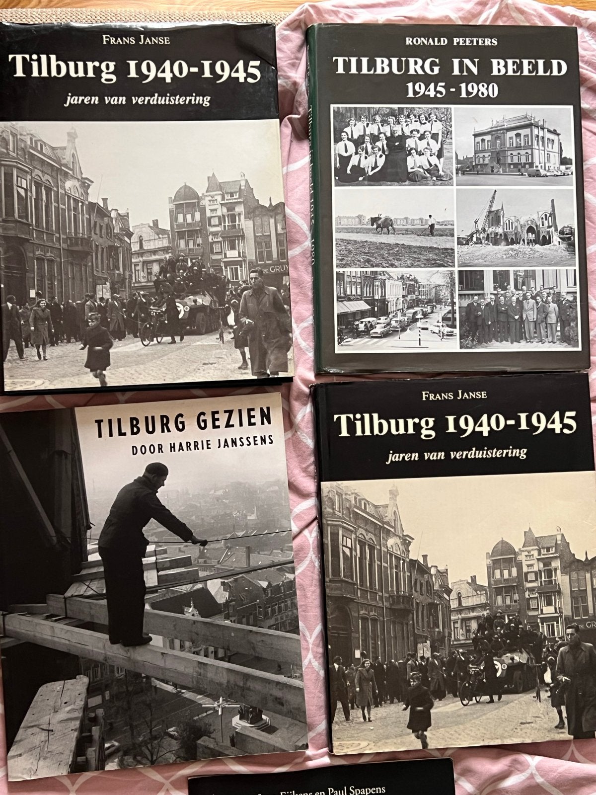 Historische boeken over Tilburg (4 stuks), Ophalen, 20e eeuw of later, Gelezen