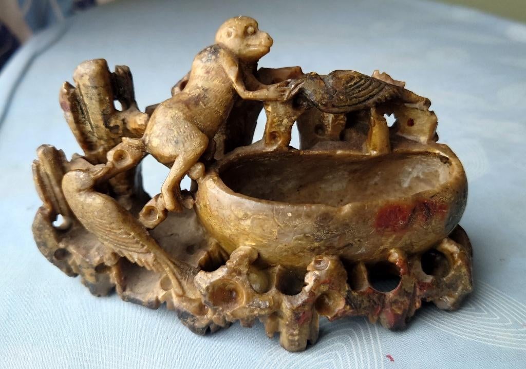 Heel oud Chinese zeepsteen beeld Aap met pauwen, Antiek en Kunst, Ophalen of Verzenden
