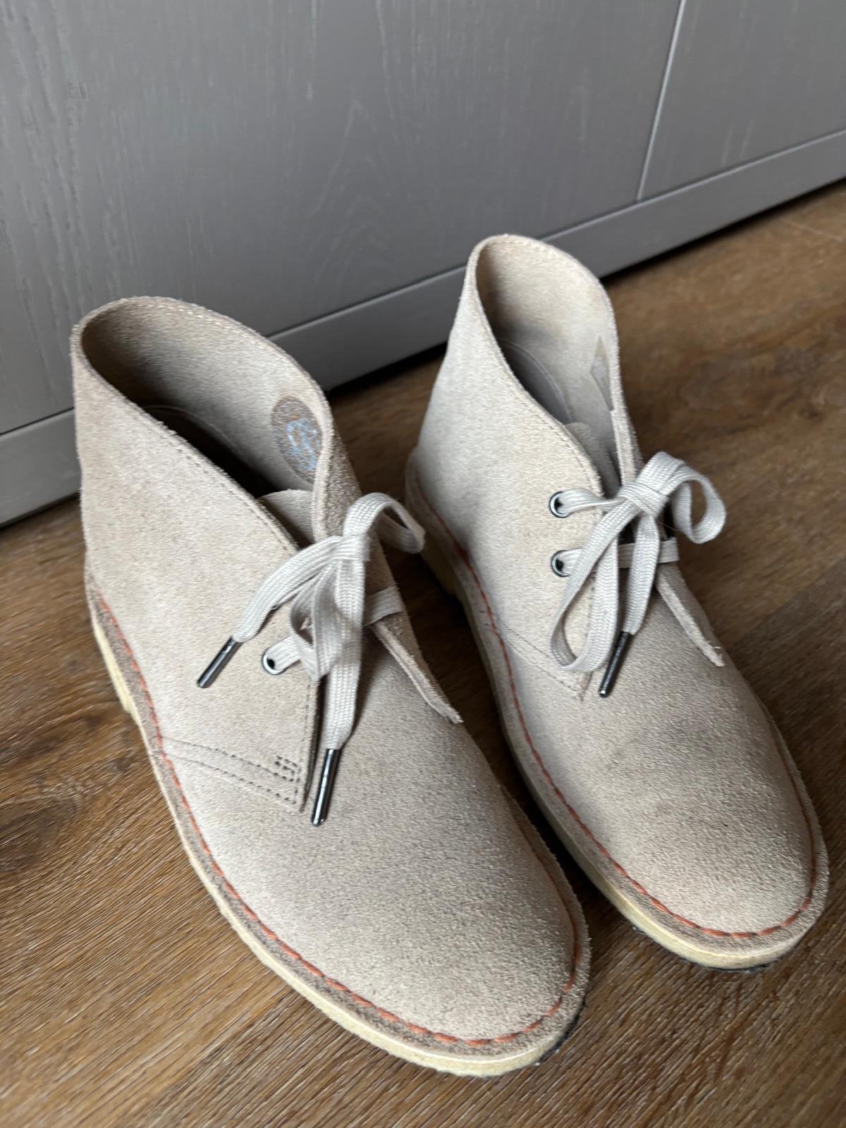 Clarks desert boots beige, maat 37, Ophalen of Verzenden, Zo goed als nieuw, Beige