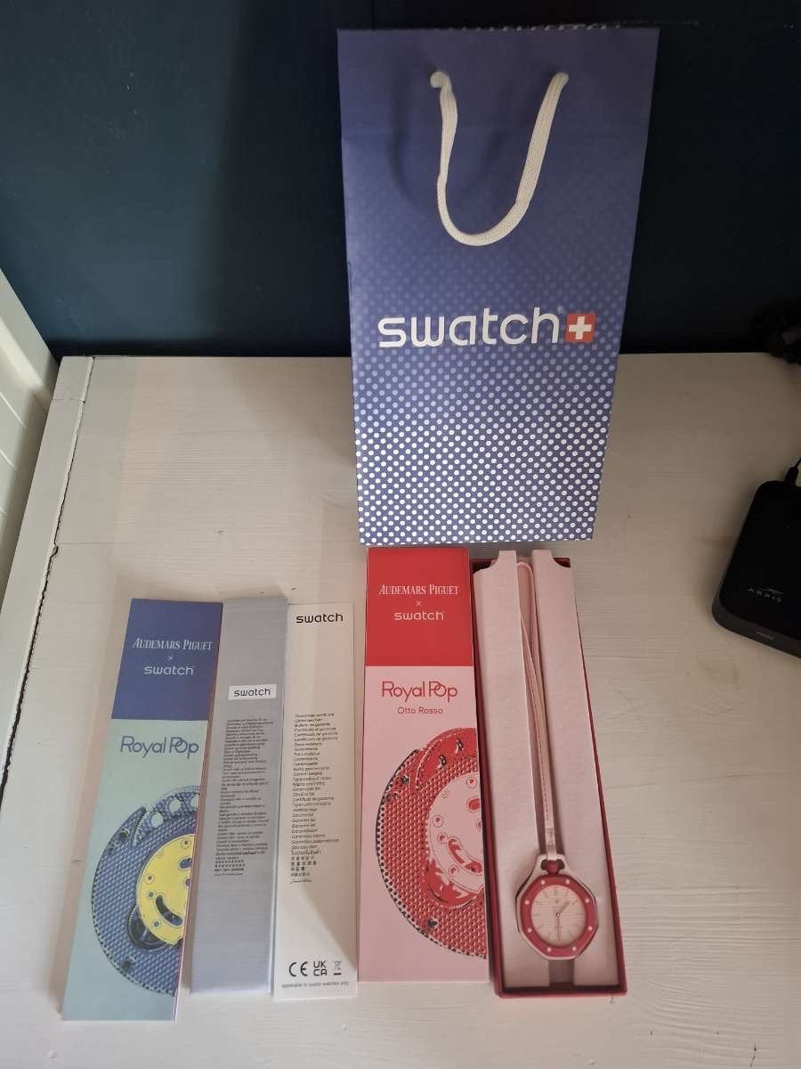Swatch x Audemars Piquet Otto Rosso, Overige materialen, Verzenden, Polshorloge, Nieuw