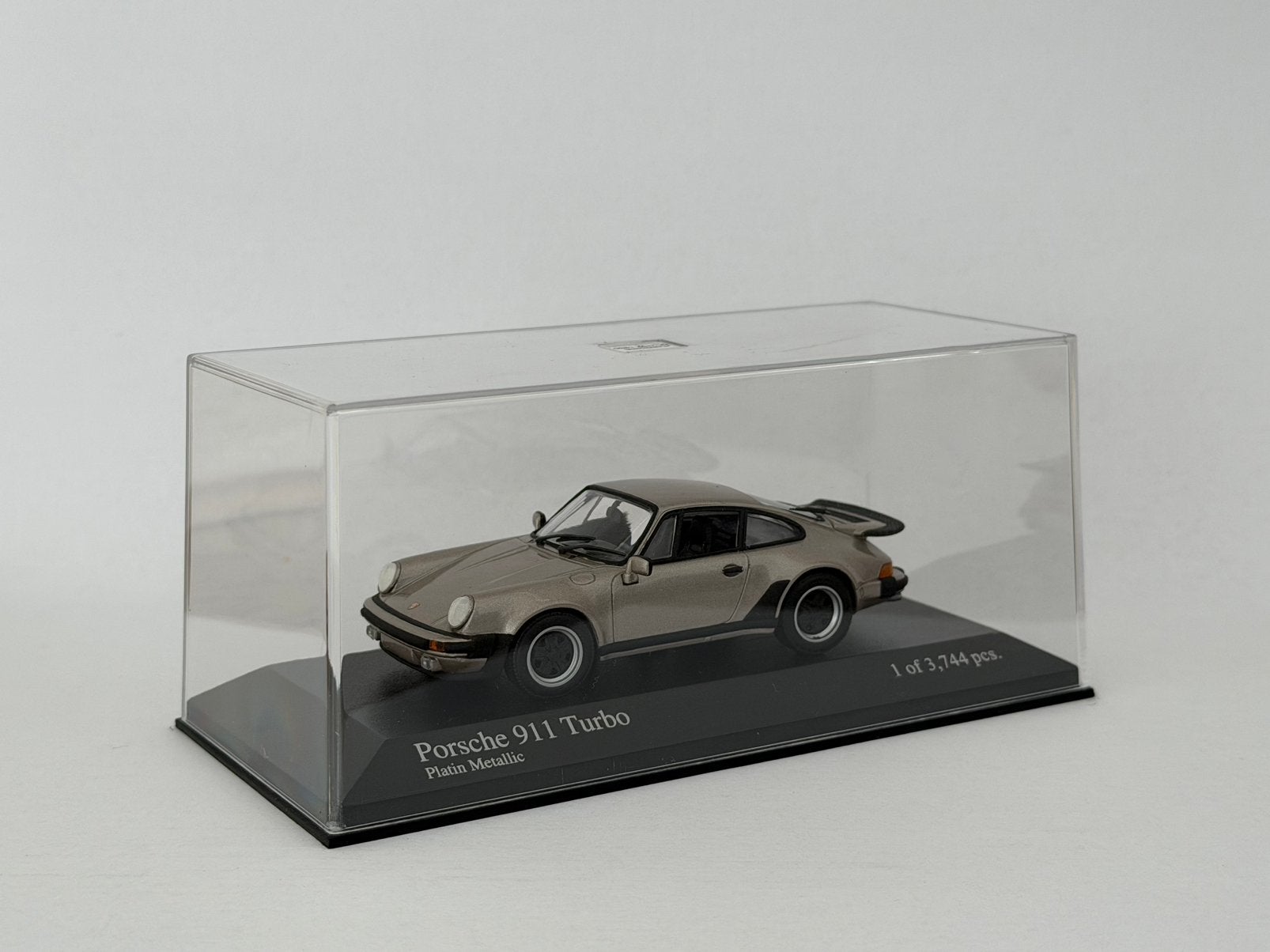 Minischamps porsche turbo 930 1:43, Ophalen of Verzenden, Zo goed als nieuw, Auto, Overige merken