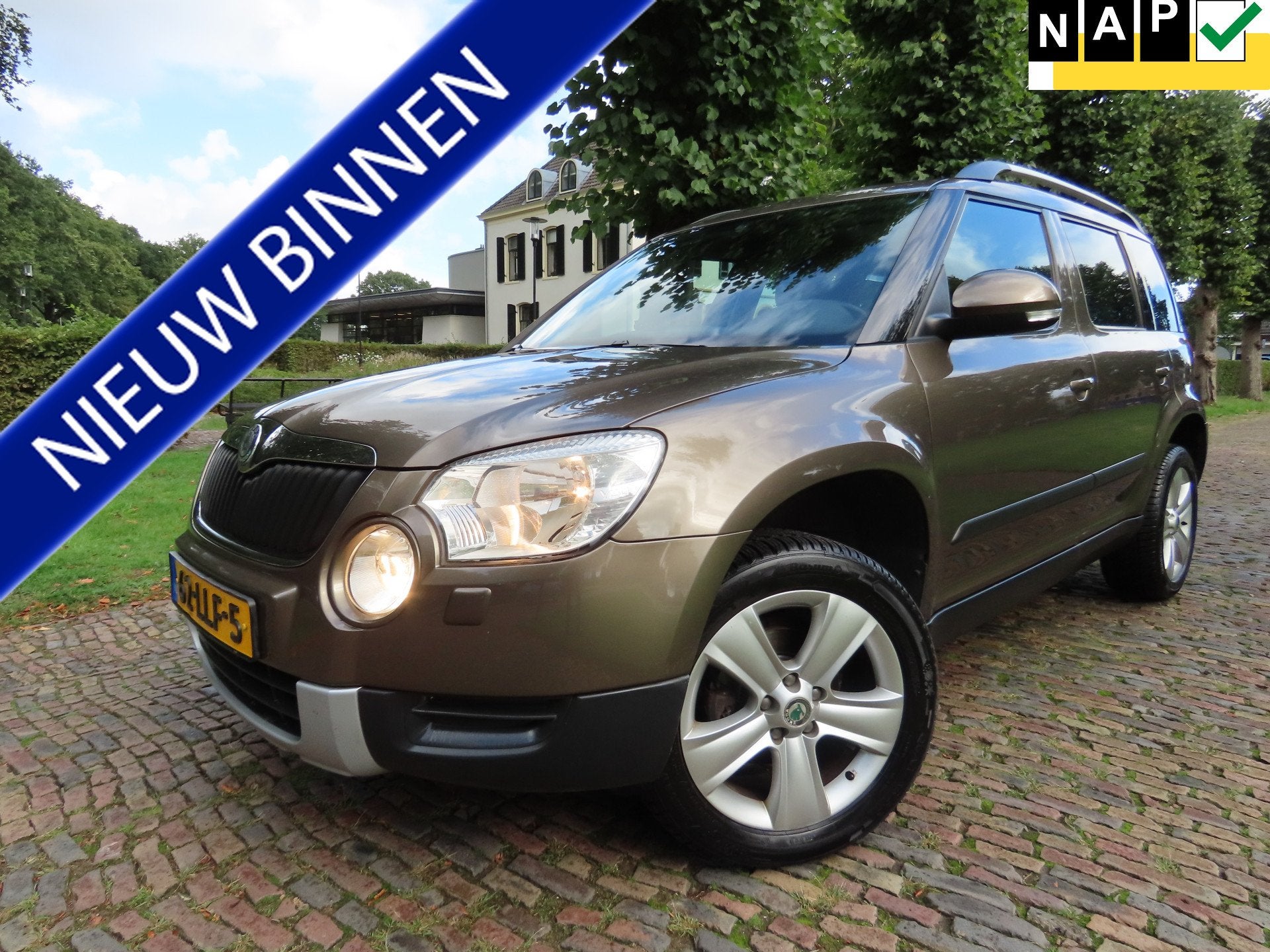Skoda Yeti 1.2 TSI Elegance Ecc Cruisecontrol Panoramadak Pd, Auto's, Skoda, Voorwielaandrijving, Euro 5, Stof, Gebruikt