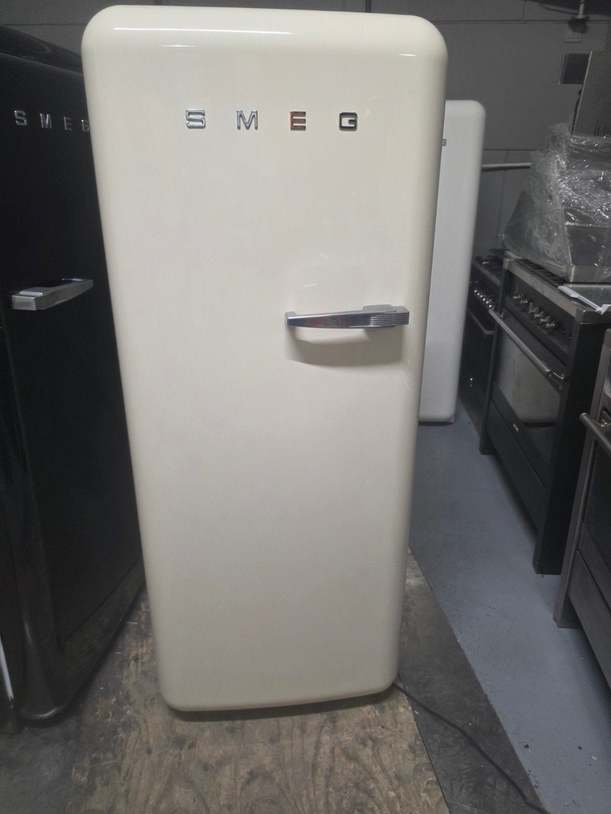 Smeg koelkast crème(gratis bezichtiging), Witgoed en Apparatuur, Koelkasten en IJskasten, Ophalen of Verzenden, Zo goed als nieuw