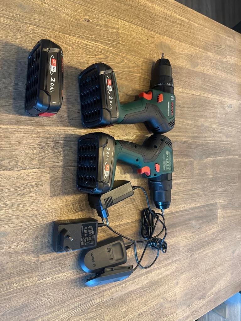 2 nieuwe Bosch accuboren met 3 accu's en 2 laders, Ophalen, Nieuw, Boor- en Schroefmachine, Klopboormechanisme