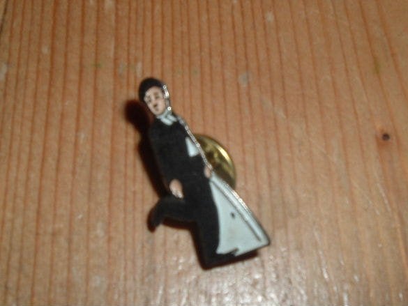 Charlie Chaplin komiek film acteur pin, Ophalen of Verzenden, Zo goed als nieuw