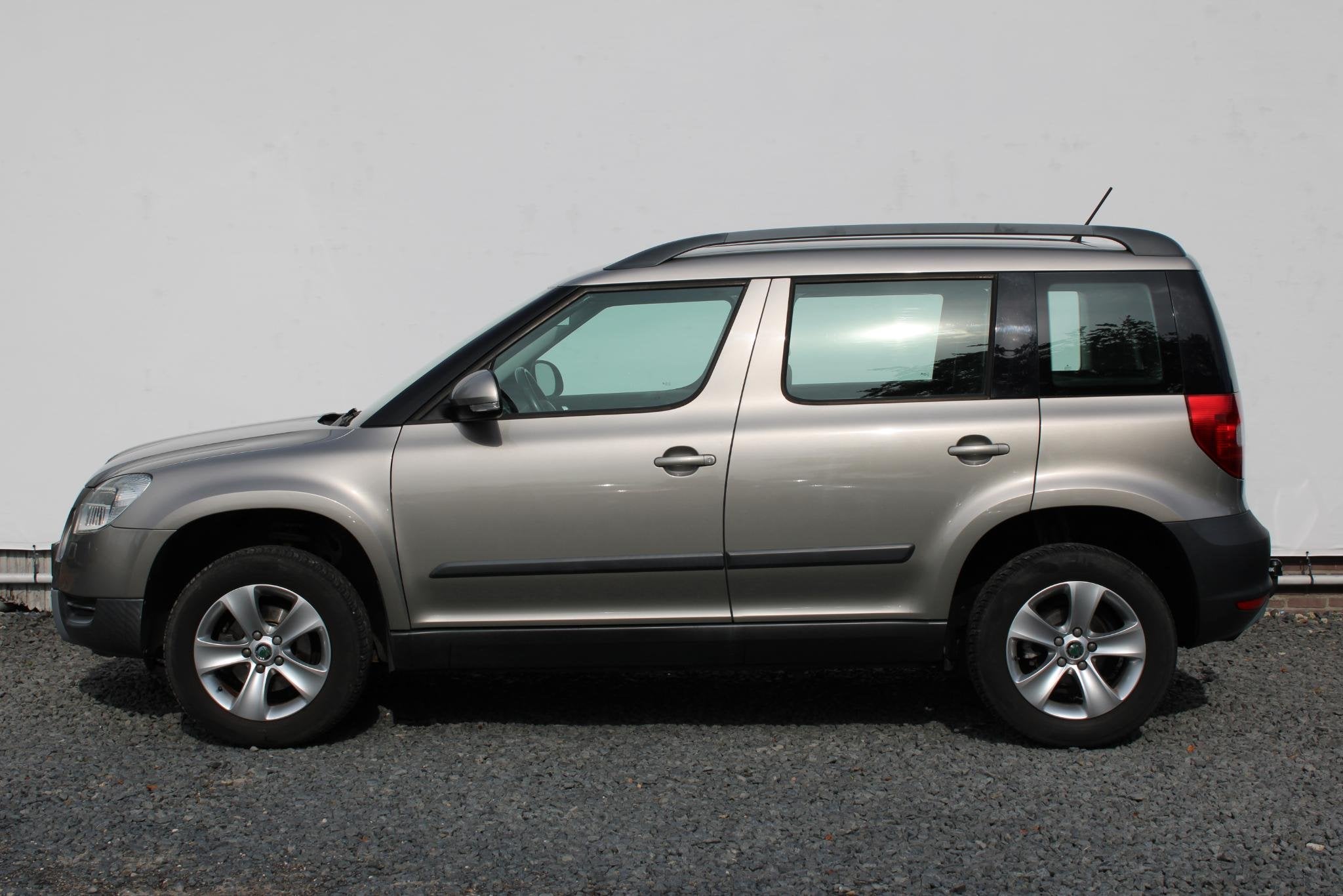 Skoda Yeti 1.2 TSI Ambition Automaat, Trekhaak, Cruise Contr, Euro 5, Stof, Gebruikt, 4 cilinders