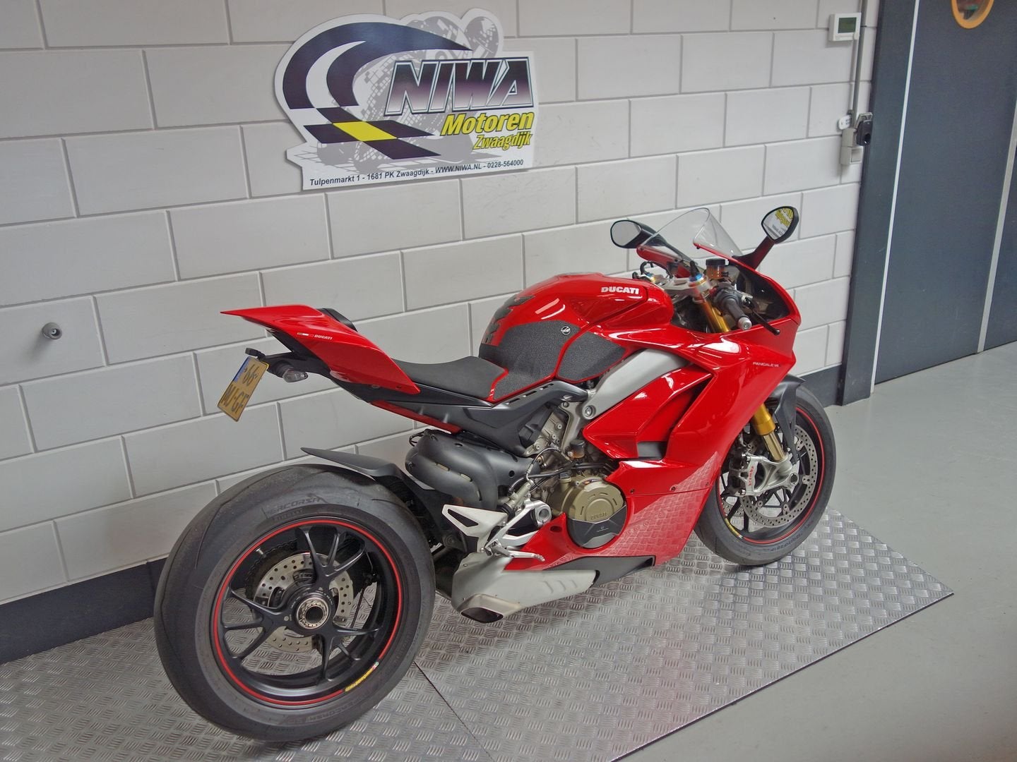 DUCATI PANIGALE V4 S, DUCATI, 4 cilinders, Motorrijbewijs A, Bedrijf