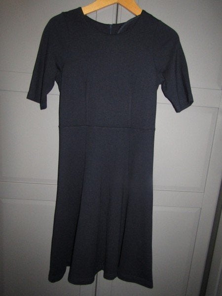 G799 Bloomings mt S jurk klassiek donkerblauw jersey, Zo goed als nieuw, Maat 36 (S), Verzenden, Blauw