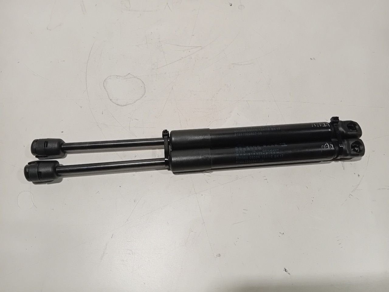 Gasdrukveerset voor Mini Mini, Onderdelen@venauto.nl, Van der Ven Autorecycling B.V., Gebruikt, Ettenseweg 76, 4706 PB Roosendaal, The Netherlands