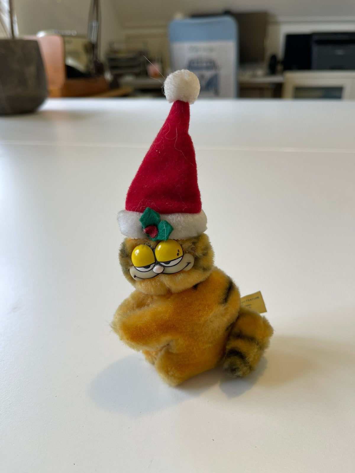 Garfield knijpbeestje. Kerstmuts. Dakin. 15 cm., Ophalen of Verzenden, Zo goed als nieuw, Overige typen