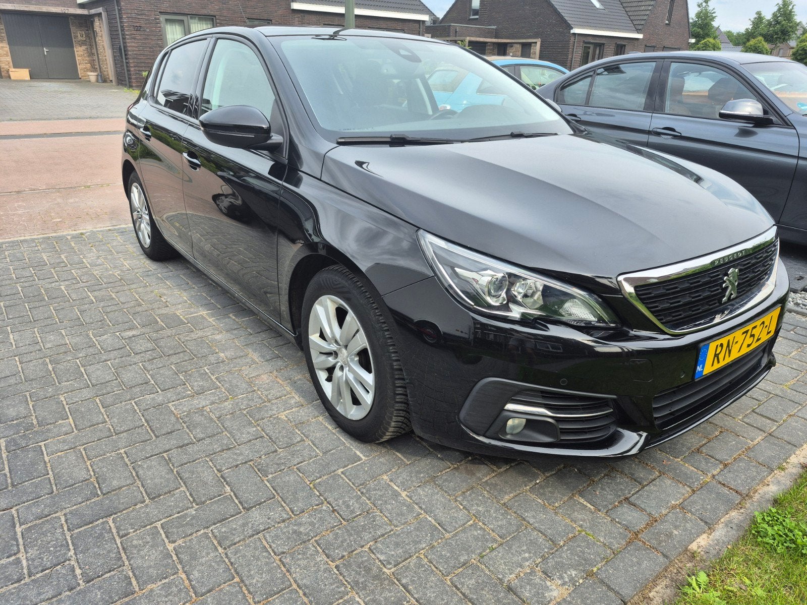 Peugeot 308 1.2E-THP 81/110 5-D 2018 Zwart, Auto's, Peugeot, Particulier, ABS, Airbags, Airconditioning, Bluetooth, Centrale vergrendeling