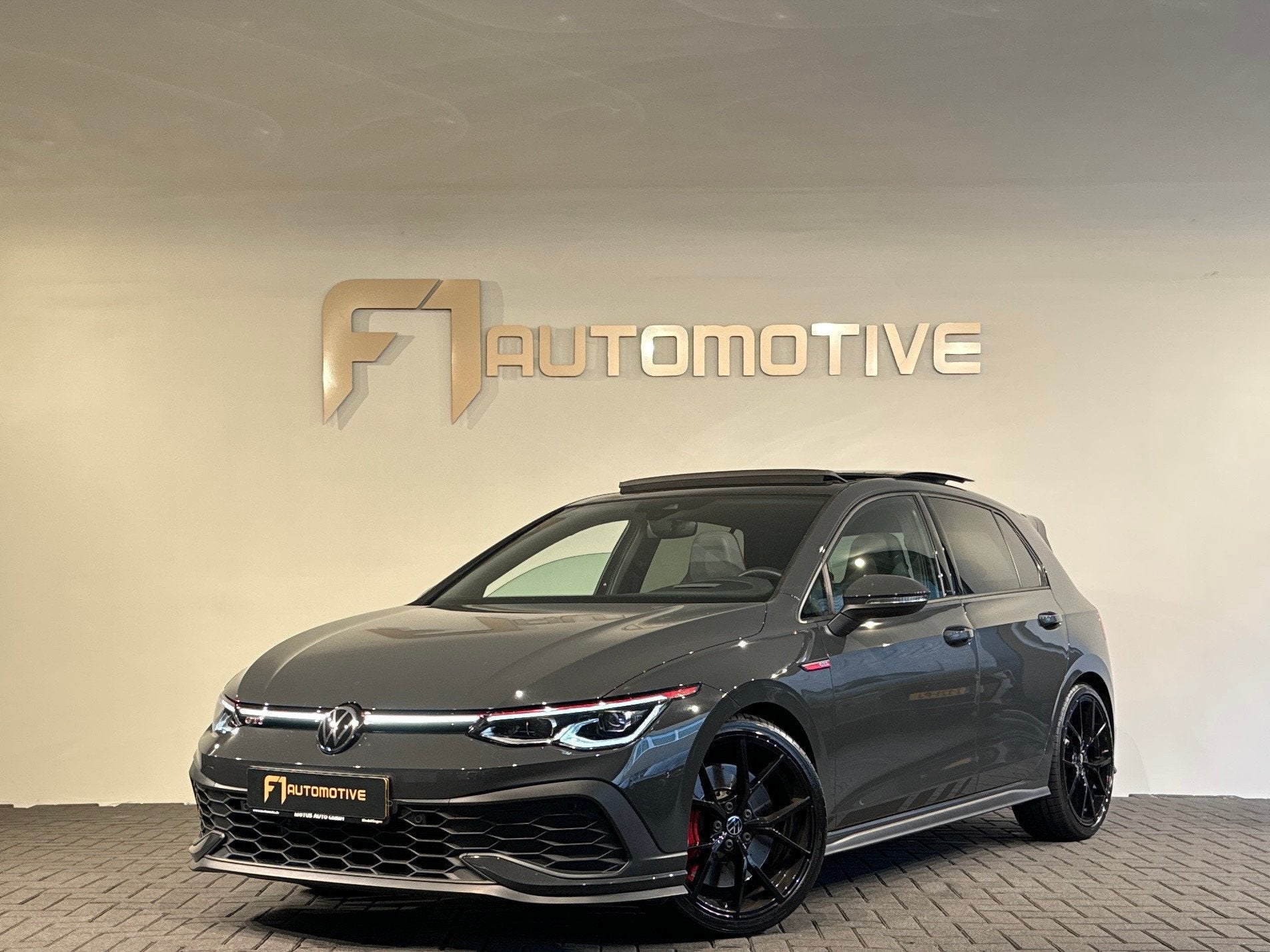 Volkswagen GOLF 2.0 TSI GTI Clubsport Pano|HuD|Memory|IQ|Sfe, Dealer onderhouden, 15 km/l, 4 cilinders, 1984 cc