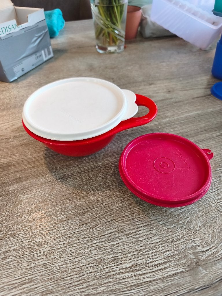 Tupperware criatava 600 ml en bakje, Huis en Inrichting, Gebruikt, 600 ml, Bewaardoos, Ophalen of Verzenden