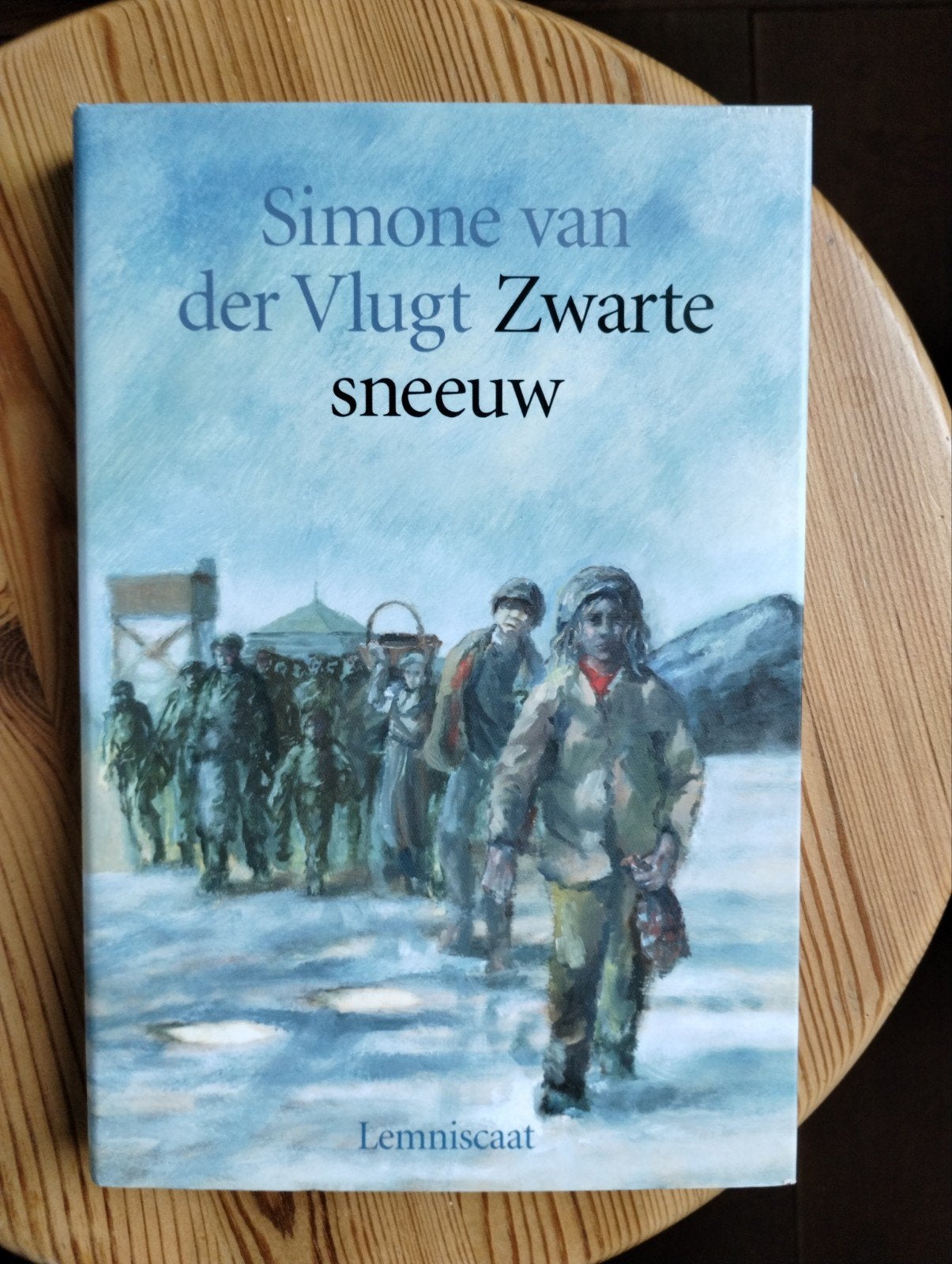 Simone van der Vlugt - Zwarte sneeuw, Boeken, Ophalen of Verzenden, Gelezen, Simone van der Vlugt, Nederland
