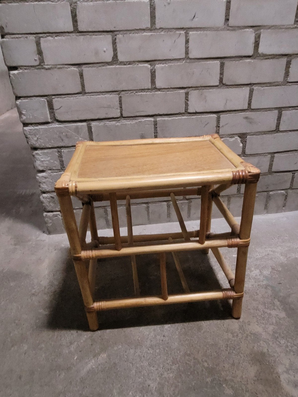 Vintage Bamboe Bijzettafel - Gebruikt, Ophalen, Minder dan 45 cm, Minder dan 55 cm, Gebruikt