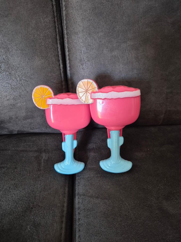Leuke knijpers voor strandlakens in cocktailglas design, Ophalen of Verzenden, Gebruikt