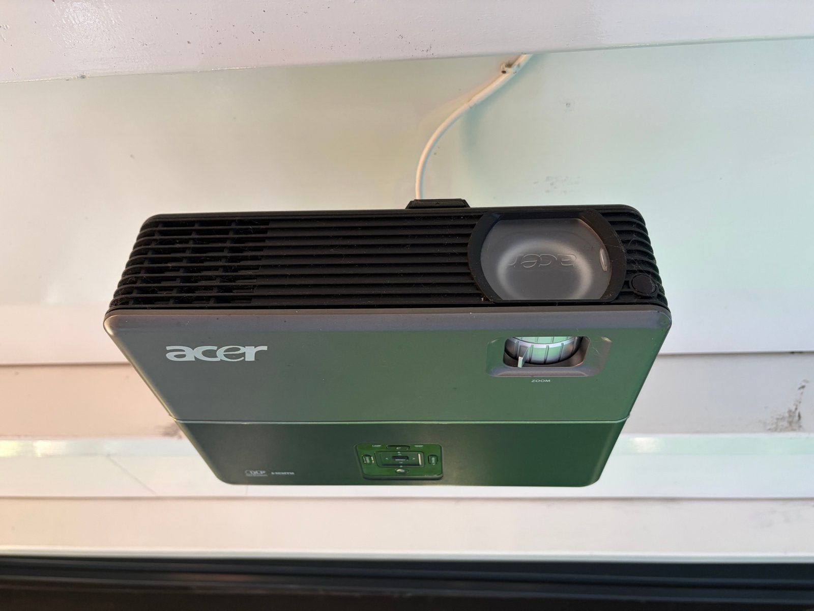 Acer beamer met projectiescherm Projecta, Ophalen, Gebruikt, DLP, Full HD (1080)