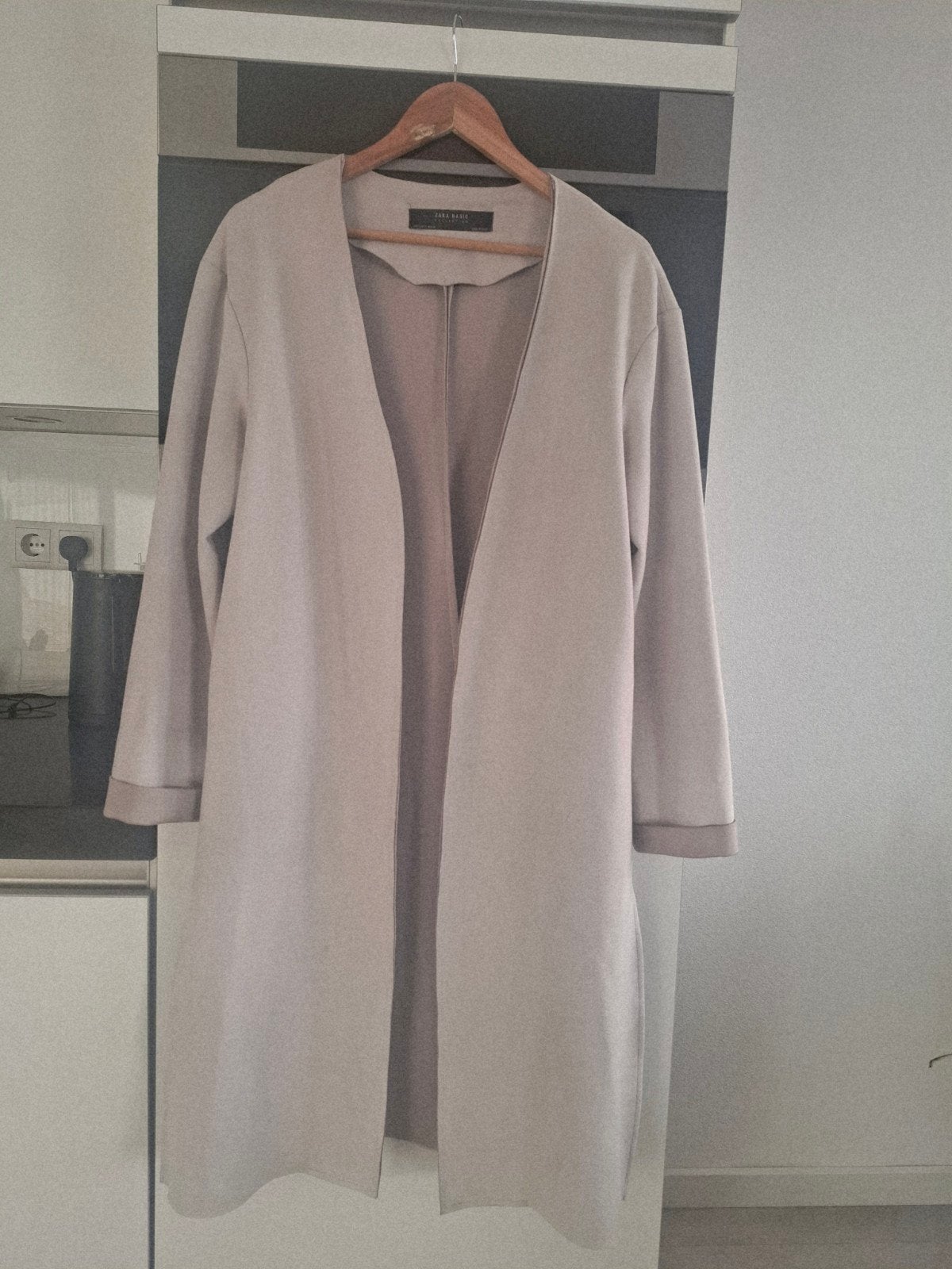 Zara jas / lange blazer / vest, 1x gedragen, S
De kleur is b, Maat 38/40 (M), Ophalen of Verzenden, Zo goed als nieuw, Zara