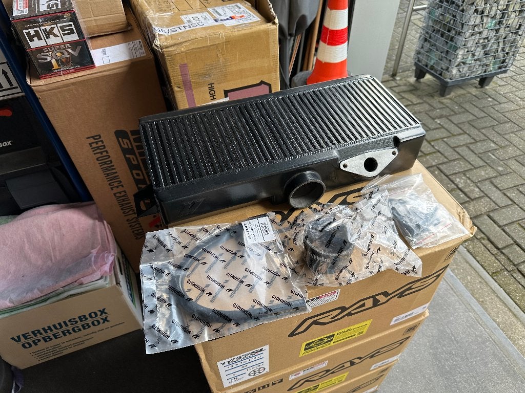 Mishimoto top mount intercooler - Subaru WRX Sti 08-21