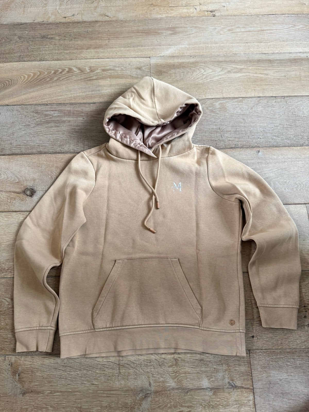 Melting Stockholm hoodie maat S - beschadigde touwtjes, Kleding | Dames, Truien en Vesten, Ophalen of Verzenden, Gedragen, Maat 38/40 (M)