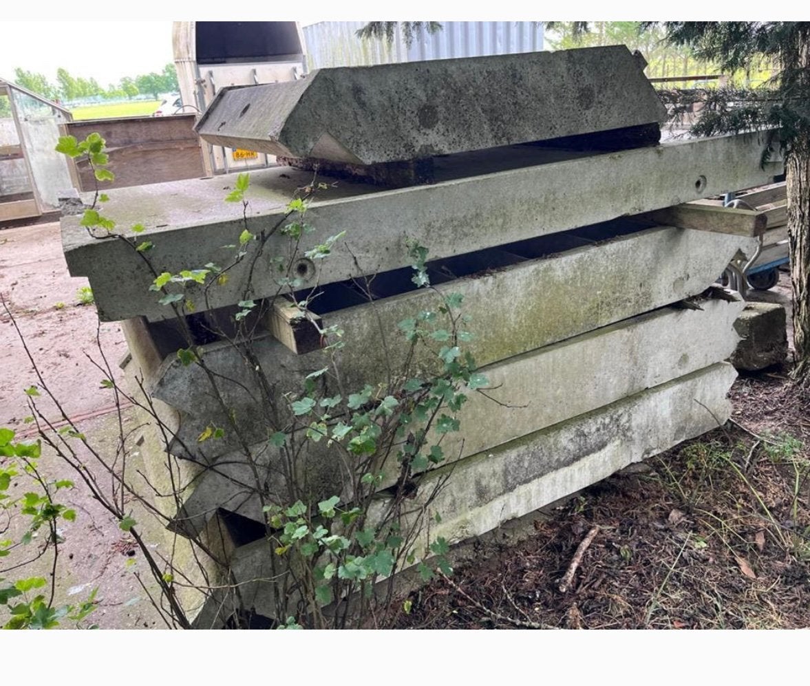 Betonnen trap - gratis ophalen, Doe-het-zelf en Verbouw, Ladders en Trappen, Ophalen, Zo goed als nieuw, Trap, 2 tot 4 meter