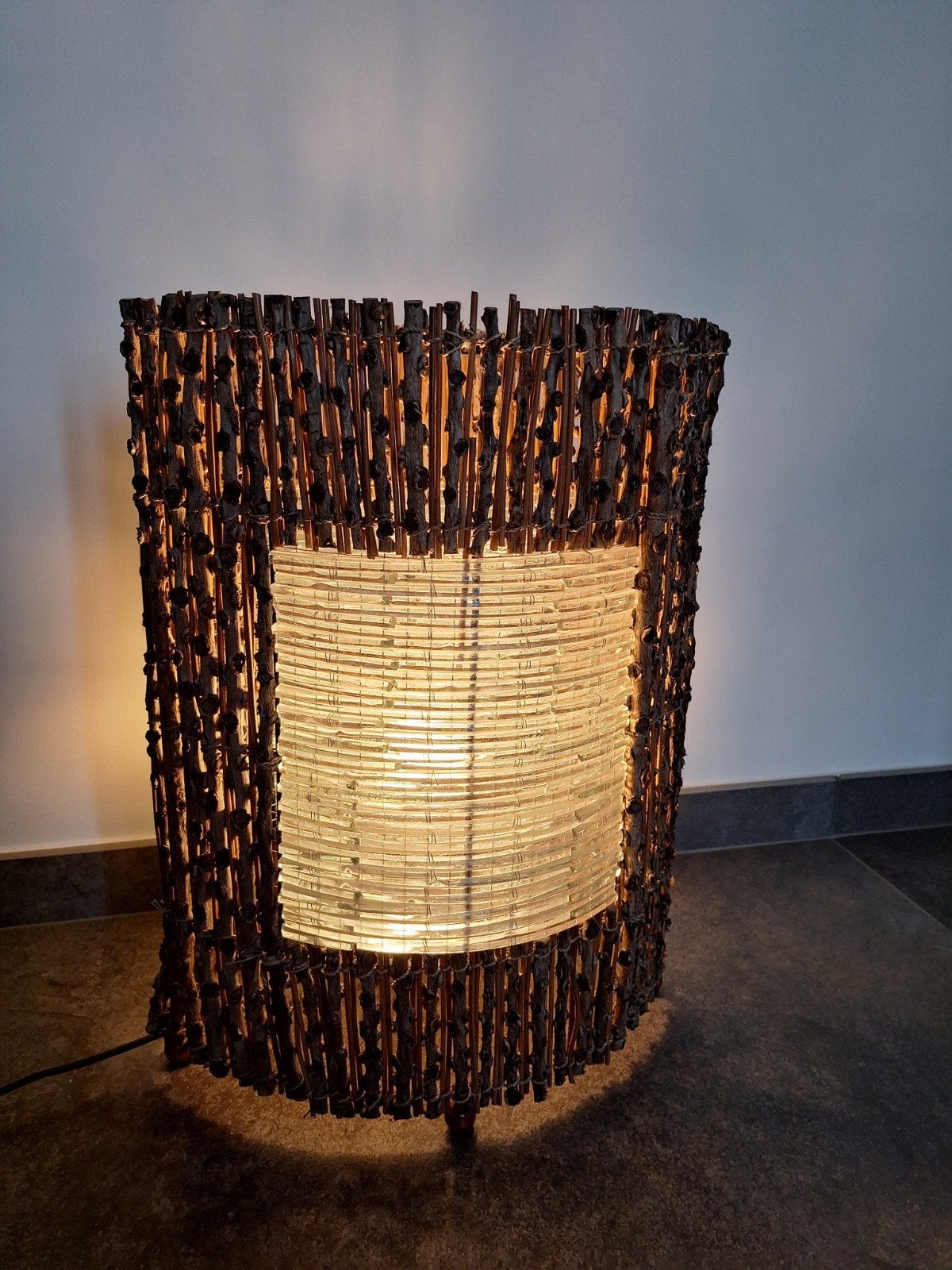 Rustieke schemerlamp van takken met glazen venster, Ophalen, Glas, 52 cm, Met schakelaar