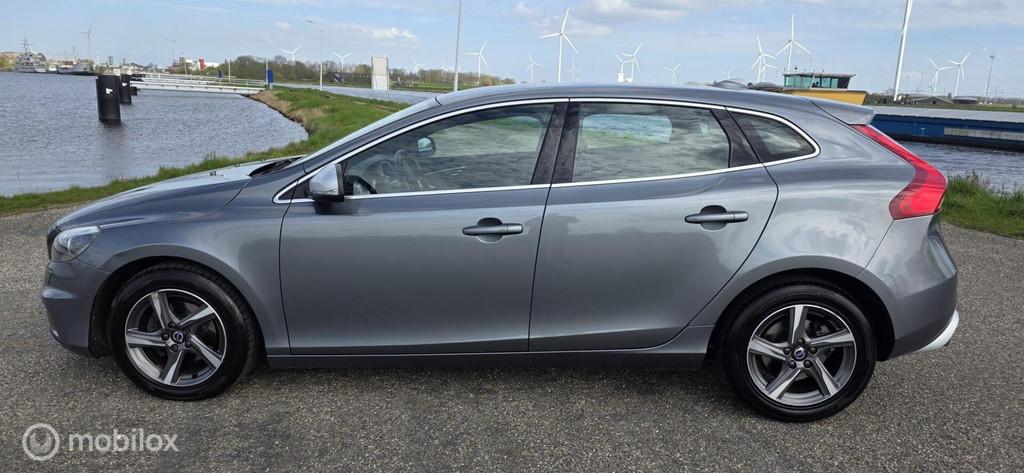 Volvo V40 2.0 D2 R-Design !, Voorwielaandrijving, Gebruikt, Euro 6, 4 cilinders